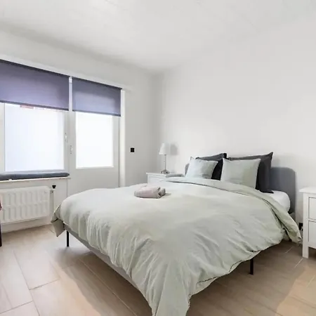 Apartament Sunny 500m From The Beach Oostend Ostenda