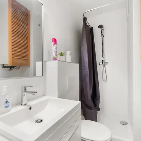 Sunny 500m From The Beach Oostend Οστένδη